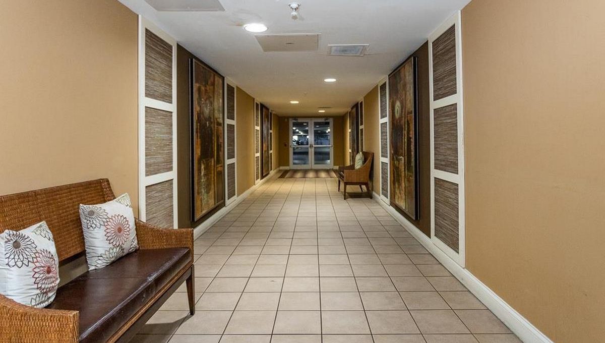 200 Ocean Crest Dr 345 021