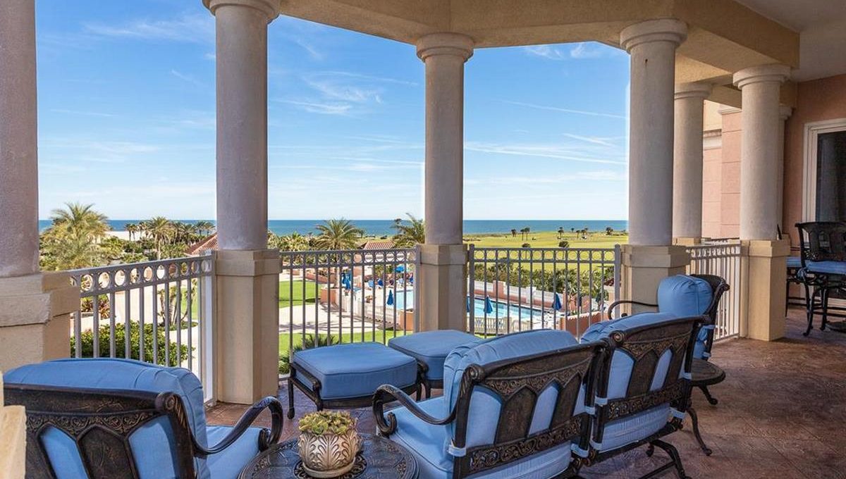 200 Ocean Crest Dr 345 031